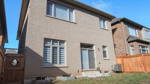 Photo 38 at 34 Carnegie Drive, GO Glenorchy, Oakville