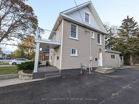 Photo 2 at 127 Innisfil Street, Sanford, Barrie Photo 2 at 127 Innisfil Street, Sanford, Barrie
