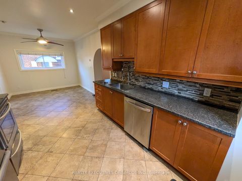 Photo 8 at 127 Innisfil Street, Sanford, Barrie
