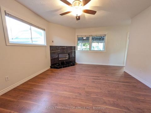 Photo 11 at 127 Innisfil Street, Sanford, Barrie