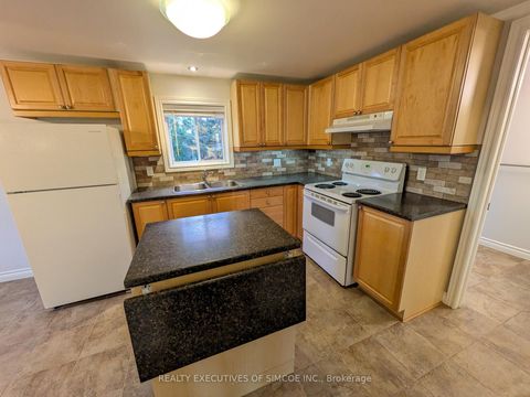 Photo 17 at 127 Innisfil Street, Sanford, Barrie Photo 17 at 127 Innisfil Street, Sanford, Barrie