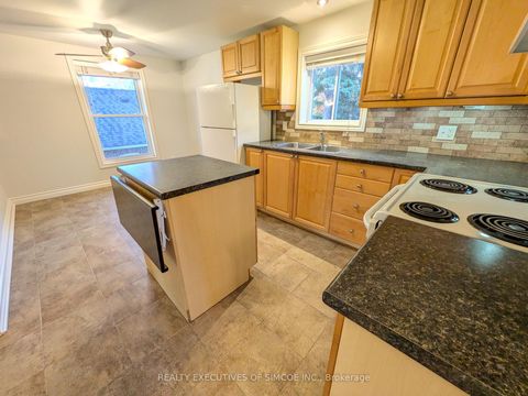 Photo 18 at 127 Innisfil Street, Sanford, Barrie Photo 18 at 127 Innisfil Street, Sanford, Barrie