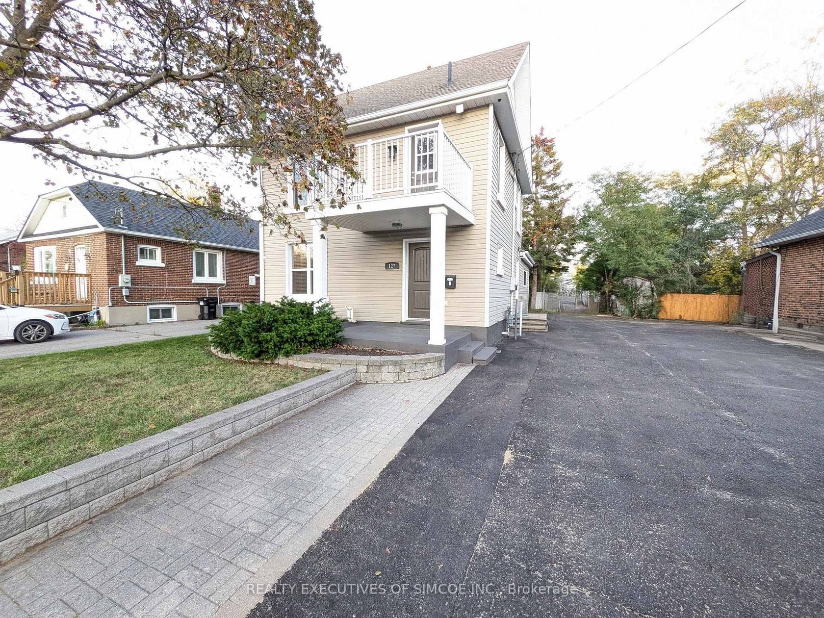 127 Innisfil Street, Sanford, Barrie photo 1 127 Innisfil Street, Sanford, Barrie photo 1
