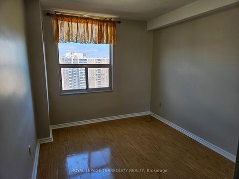 Photo 20 at 1402 - 5 Shady Golfway, Flemingdon Park, Toronto