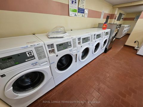 Photo 28 at 1402 - 5 Shady Golfway, Flemingdon Park, Toronto