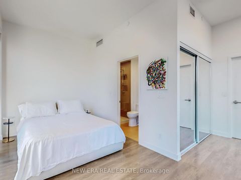 Photo 9 at 152 Sumach Street, Regent Park, Toronto