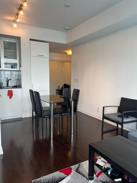 Photo 4 at 4910 - 14 York Street, Waterfront Communities C1, Toronto