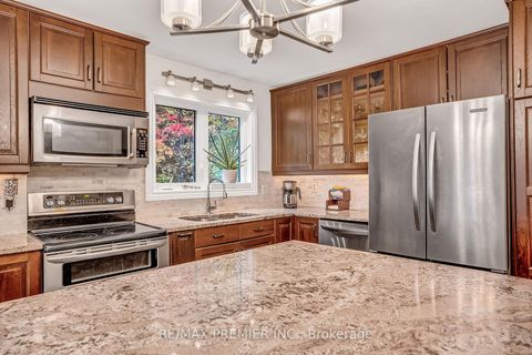 Photo 4 at 31 James Street, West Woodbridge, Vaughan