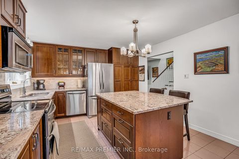 Photo 5 at 31 James Street, West Woodbridge, Vaughan