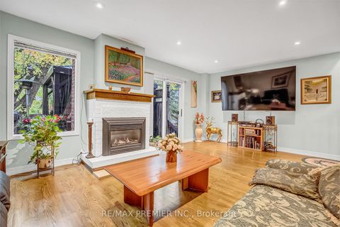 Photo 12 at 31 James Street, West Woodbridge, Vaughan