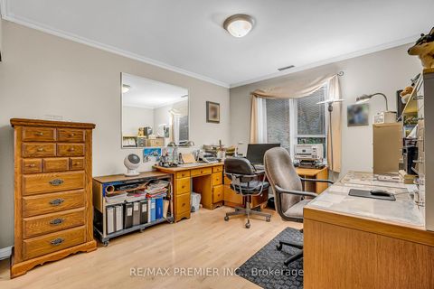 Photo 17 at 31 James Street, West Woodbridge, Vaughan