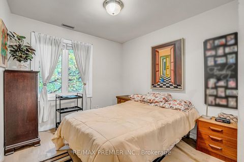 Photo 22 at 31 James Street, West Woodbridge, Vaughan