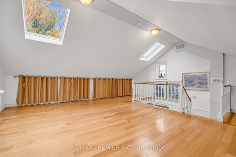 Photo 31 at 31 James Street, West Woodbridge, Vaughan