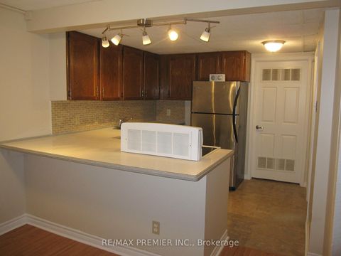 Photo 46 at 31 James Street, West Woodbridge, Vaughan