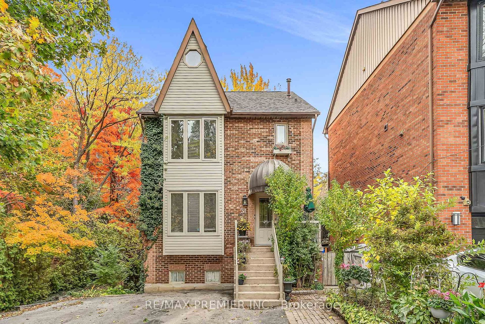 31 James Street, West Woodbridge, Vaughan photo number 2