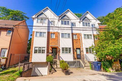 Photo 1 at 58A Poulett Street, Moss Park, Toronto