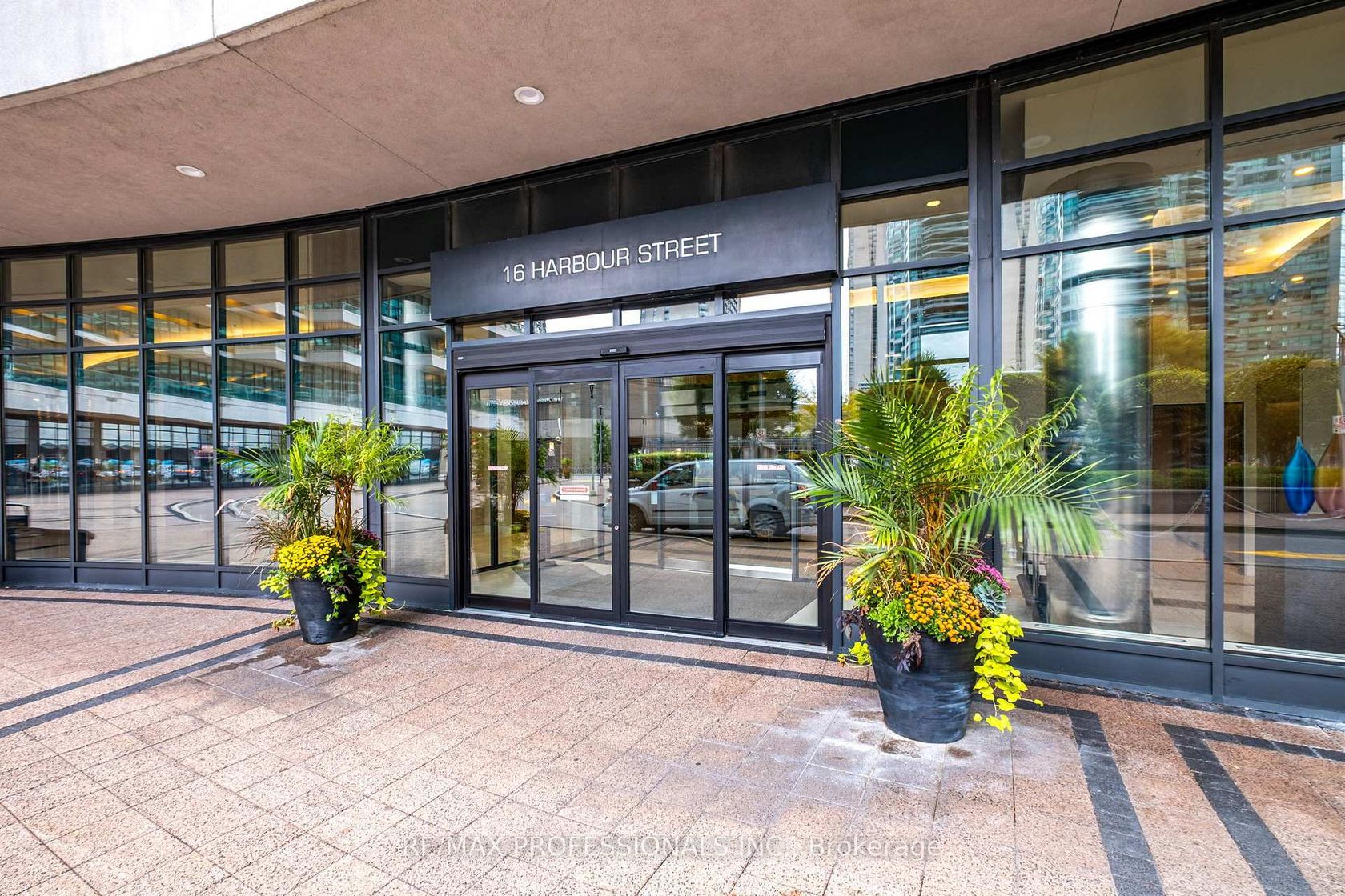 Photo 1 at 5304 - 16 Harbour Street, Waterfront Communities C1, Toronto Photo 1 at 5304 - 16 Harbour Street, Waterfront Communities C1, Toronto