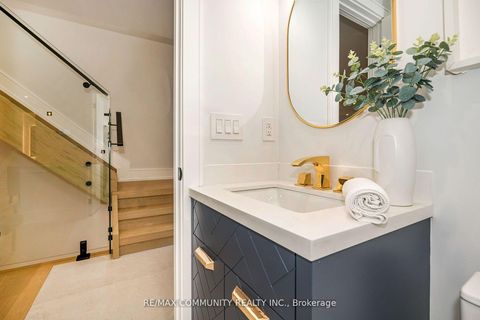 Photo 10 at 30 Kellythorne Drive, Donalda, Toronto