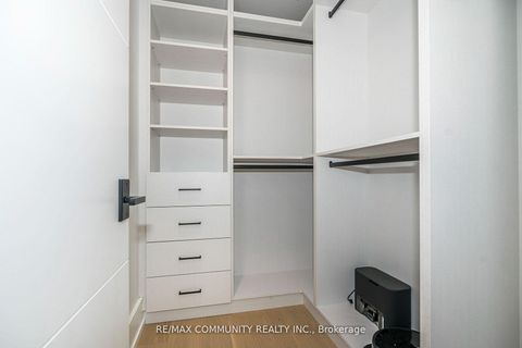 Photo 14 at 30 Kellythorne Drive, Donalda, Toronto