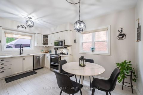 Photo 3 at 114 Surgeoner Crescent, Summerhill Estates, Newmarket