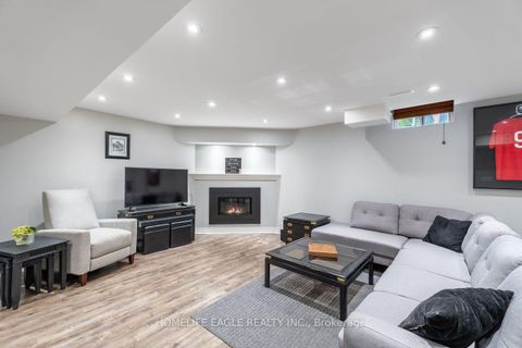 Photo 16 at 114 Surgeoner Crescent, Summerhill Estates, Newmarket