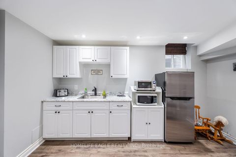 Photo 17 at 114 Surgeoner Crescent, Summerhill Estates, Newmarket