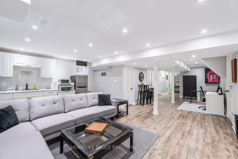 Photo 18 at 114 Surgeoner Crescent, Summerhill Estates, Newmarket