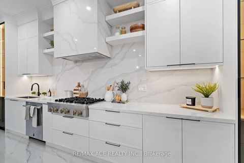 Photo 10 at 251 Kennedy Road, Cliffside, Toronto