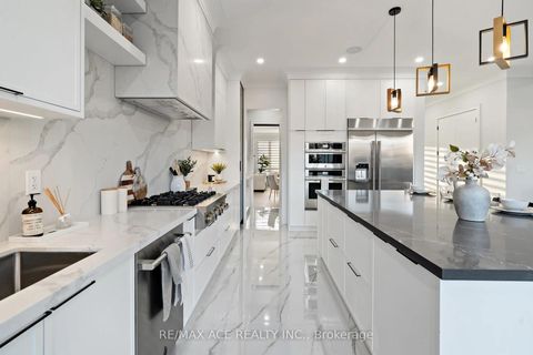 Photo 12 at 251 Kennedy Road, Cliffside, Toronto