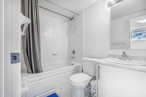 Photo 4 at 9 - 1 Eaton Park Lane, L'Amoreaux, Toronto