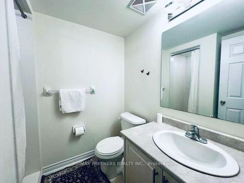 Photo 8 at 9 - 1 Eaton Park Lane, L'Amoreaux, Toronto