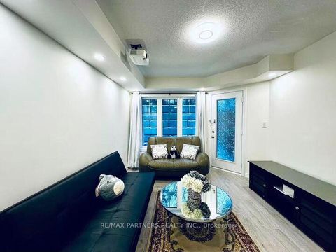 Photo 14 at 9 - 1 Eaton Park Lane, L'Amoreaux, Toronto