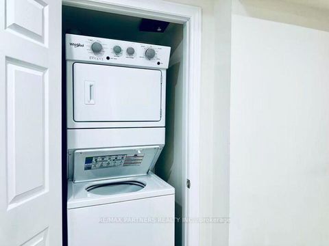 Photo 15 at 9 - 1 Eaton Park Lane, L'Amoreaux, Toronto