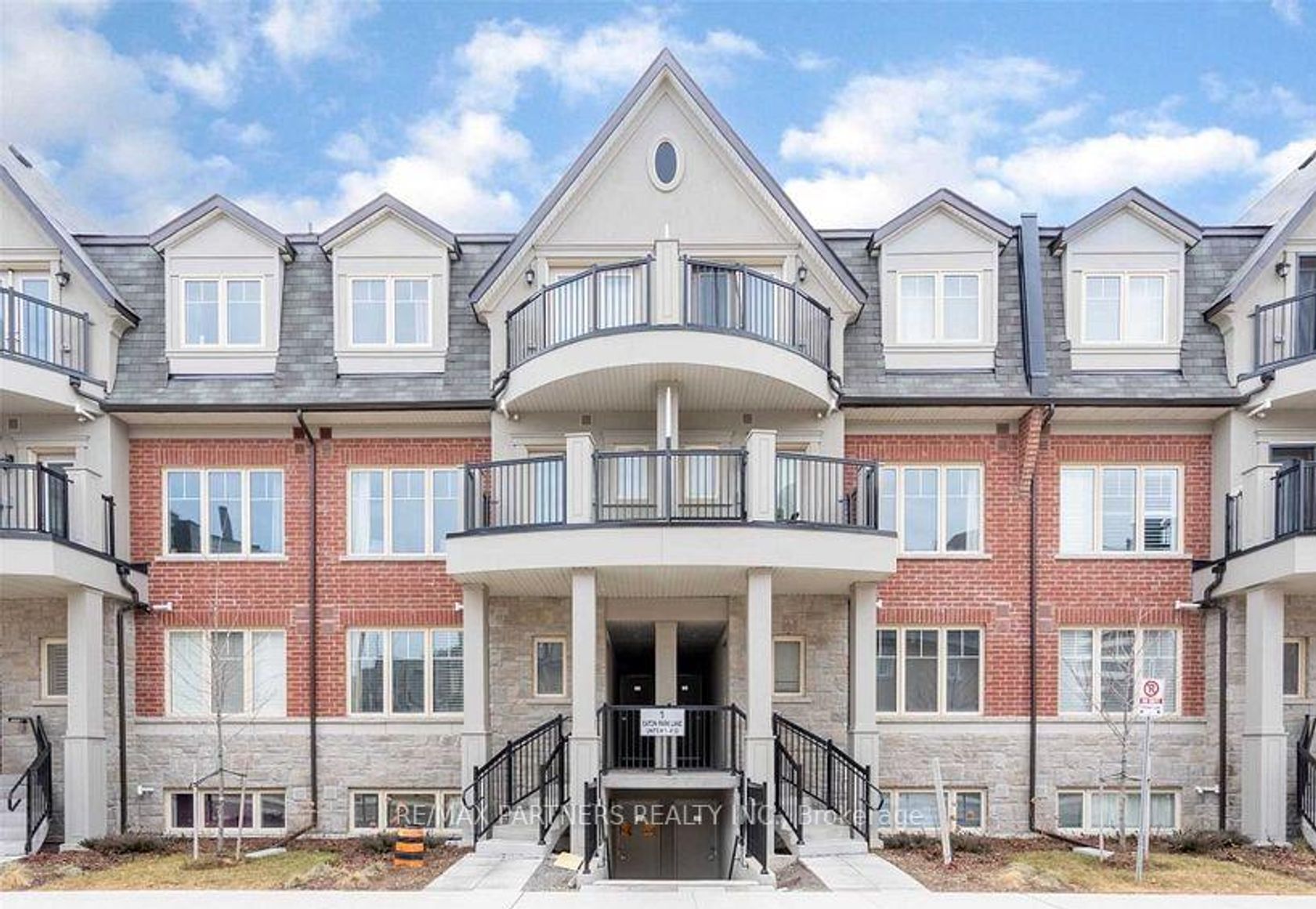 9 - 1 Eaton Park Lane, L'Amoreaux, Toronto 