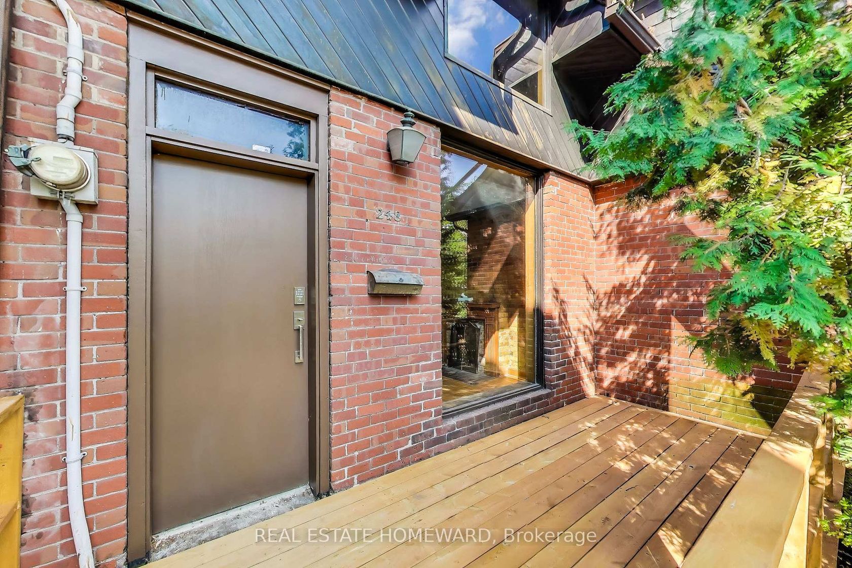 248 Cottingham Street, Casa Loma, Toronto  by Loree Meneguzzi Real Estate 248 Cottingham Street, Casa Loma, Toronto