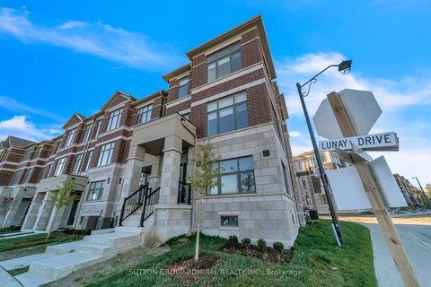 Photo 2 at 60 Lunay Drive, Rural Richmond Hill, Richmond Hill