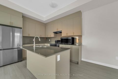 Photo 6 at 60 Lunay Drive, Rural Richmond Hill, Richmond Hill