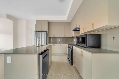 Photo 8 at 60 Lunay Drive, Rural Richmond Hill, Richmond Hill