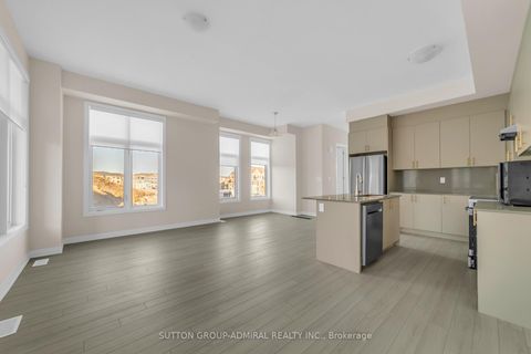 Photo 9 at 60 Lunay Drive, Rural Richmond Hill, Richmond Hill