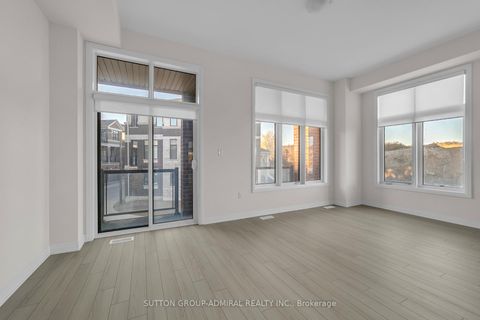 Photo 10 at 60 Lunay Drive, Rural Richmond Hill, Richmond Hill