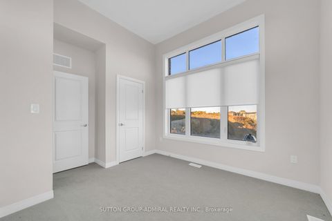 Photo 13 at 60 Lunay Drive, Rural Richmond Hill, Richmond Hill