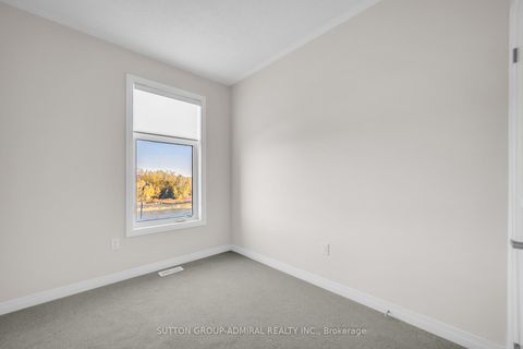 Photo 14 at 60 Lunay Drive, Rural Richmond Hill, Richmond Hill