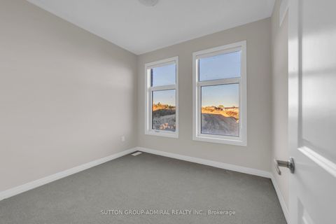 Photo 17 at 60 Lunay Drive, Rural Richmond Hill, Richmond Hill