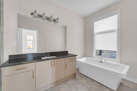 Photo 22 at 60 Lunay Drive, Rural Richmond Hill, Richmond Hill