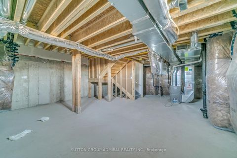 Photo 32 at 60 Lunay Drive, Rural Richmond Hill, Richmond Hill