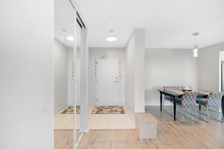 Photo 5 at 407 - 10 Laurelcrest Street, Queen Street Corridor, Brampton