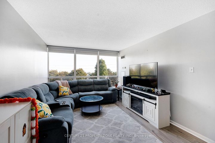 Photo 8 at 407 - 10 Laurelcrest Street, Queen Street Corridor, Brampton