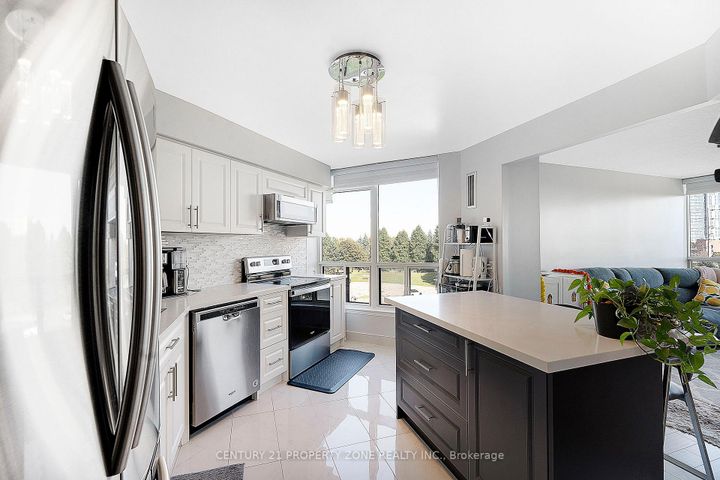 Photo 12 at 407 - 10 Laurelcrest Street, Queen Street Corridor, Brampton