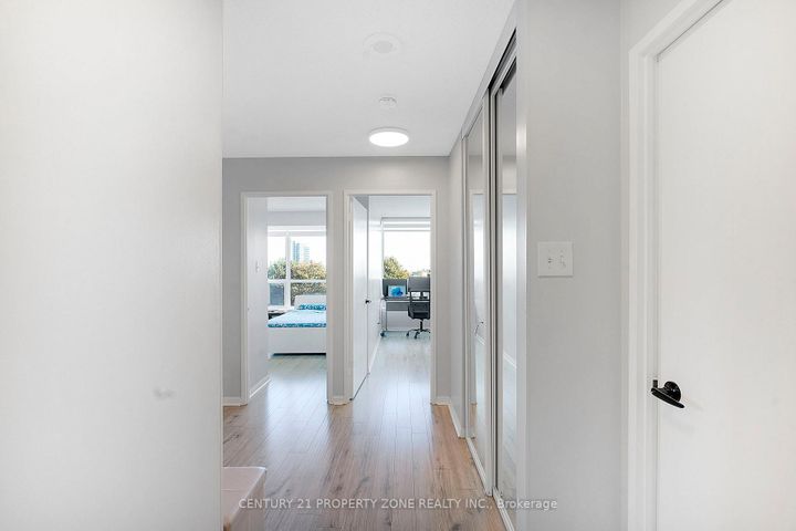 Photo 14 at 407 - 10 Laurelcrest Street, Queen Street Corridor, Brampton