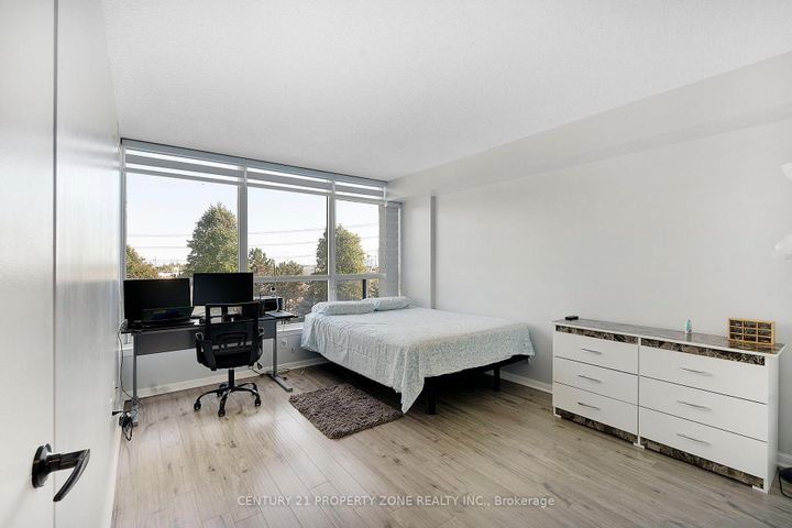 Photo 15 at 407 - 10 Laurelcrest Street, Queen Street Corridor, Brampton